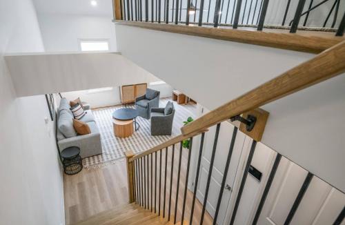St. Davids Apartment | 2 Bdrm New Stylish Apt for up to 6 ppl in Niagara