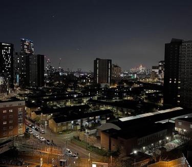 Stratford and New Town Apartment | 2-Bed 2-Bath Luxury Apartment, next to Stratford Station