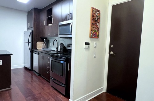 St. Lawrence Condo | 2-bed, 2-bath spacious condo one block from St Lawrence market