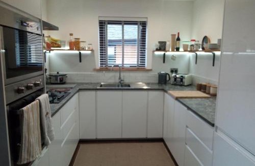 Murthly House | 2 Bed Cottage Sleeps 4 -Private Garden -Pets Okay