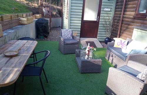 Murthly House | 2 Bed Cottage Sleeps 4 -Private Garden -Pets Okay