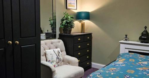 Rothesay Apartment | 2 Bed Flat - Sleeps 4 - Pets - Parking - Wifi