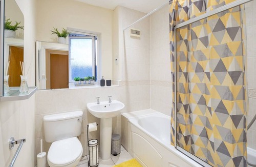 Custom House Apartment | 2 bed flat Sleeps 6, Tv, Walking distance to ExCel