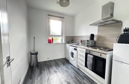 Gourock Apartment | 2-Bed Gourock Margaret St - Sleeps 4 - Contractors, Business & Relocations