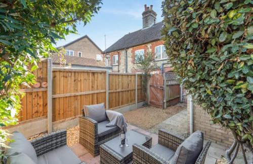 Newmarket House | 2 Bed in Ashley oc-c32637