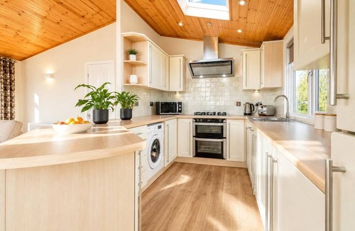 Diss Ski Chalet | 2 Bed in Athelington (oc-h35075)