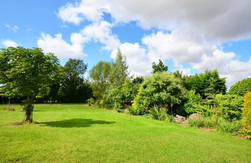 Attleborough House | 2 Bed in Attleborough (oc-1277)