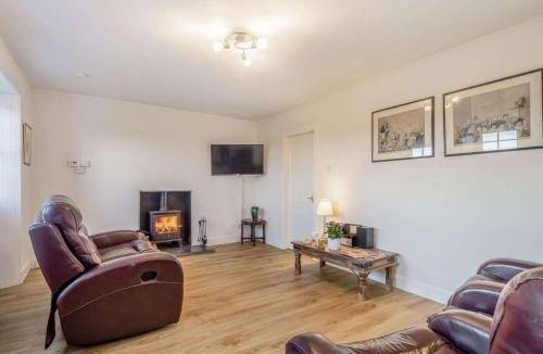 Ayr House | 2 Bed in Ayr- oc-90039