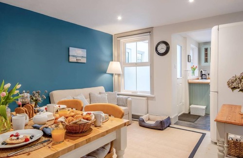 Bembridge Cottage | 2 Bed in Bembridge (oc-p34174)