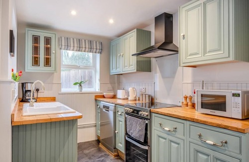 Bembridge Cottage | 2 Bed in Bembridge (oc-p34174)