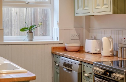 Bembridge Cottage | 2 Bed in Bembridge (oc-p34174)