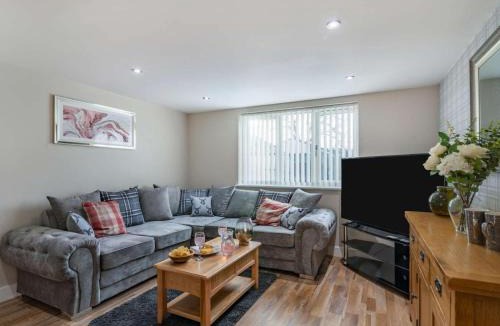 Brough House | 2 Bed in Brough oc-86817