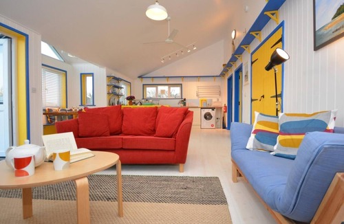Llansteffan Ski Chalet | 2 Bed in Carmarthen (oc-74268)