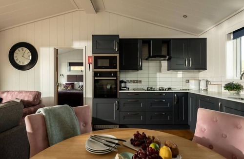 Sandyhills Ski Chalet | 2 Bed in Castle Douglas (oc-77837)