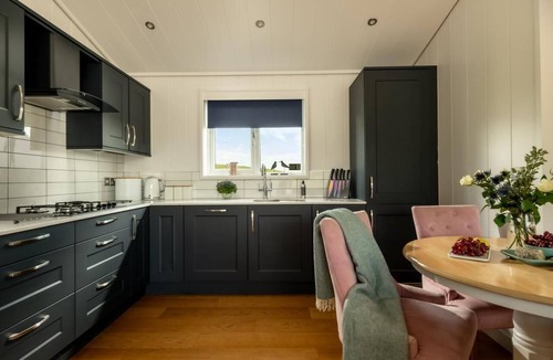 Sandyhills Ski Chalet | 2 Bed in Castle Douglas (oc-77837)