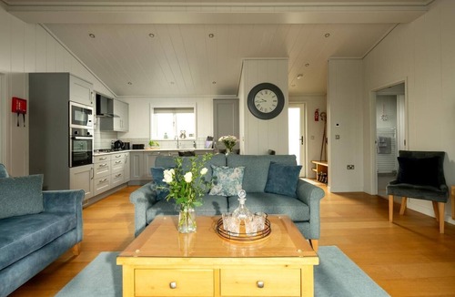 Sandyhills Ski Chalet | 2 Bed in Castle Douglas (oc-77838)