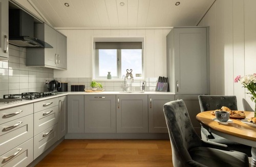 Sandyhills Ski Chalet | 2 Bed in Castle Douglas (oc-77838)