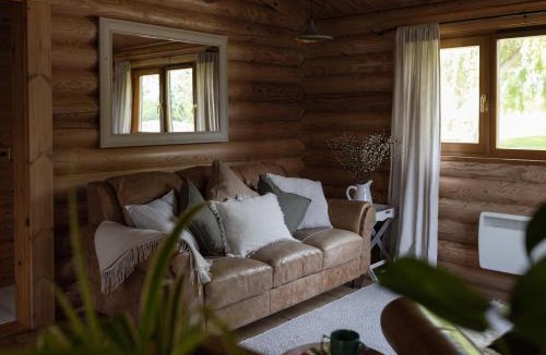 Cretingham Cabin | 2 Bed in Cretingham oc-m42623