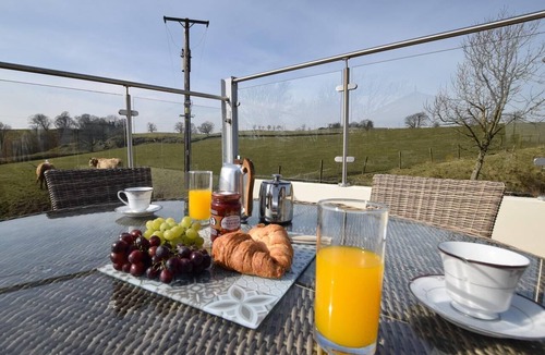 Kilmacolm Ski Chalet | 2 Bed in Kilmacolm (oc-55854)