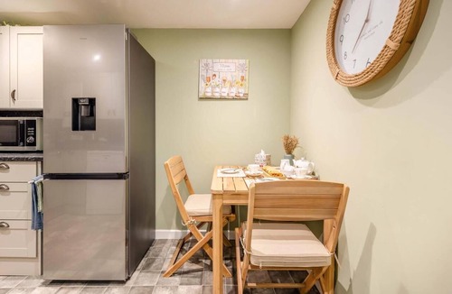 Kingsteignton Cottage | 2 Bed in Kingsteignton (oc-w34194)