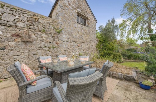Kingsteignton Cottage | 2 Bed in Kingsteignton (oc-w34194)