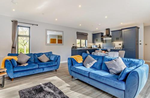 Tirabad Cabin | 2 Bed in Knighton oc-94203