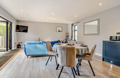 Tirabad Cabin | 2 Bed in Knighton oc-94203