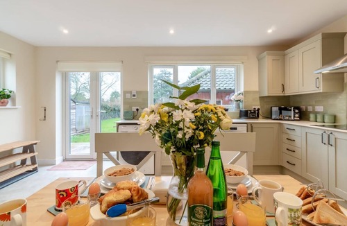 Knodishall Cottage | 2 Bed in Knodishall (oc-s33543)
