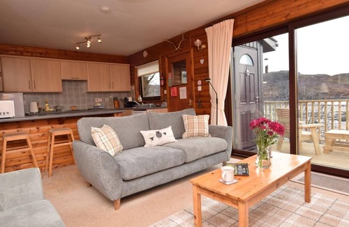 Inverkirkaig Ski Chalet | 2 Bed in Lairg (oc-su306)