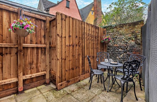 Lavenham Cottage | 2 Bed in Lavenham (oc-f30054)