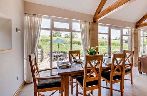 Chapeltown Cottage | 2 Bed in Leeds (oc-hh058)