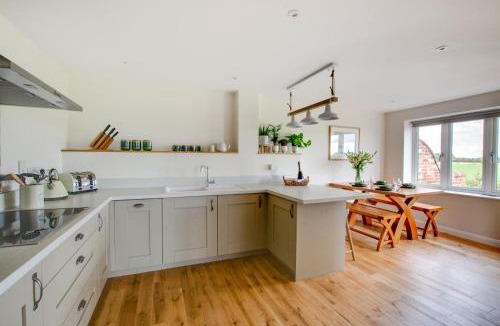 Sudbury House | 2 Bed in Newton oc-ffba
