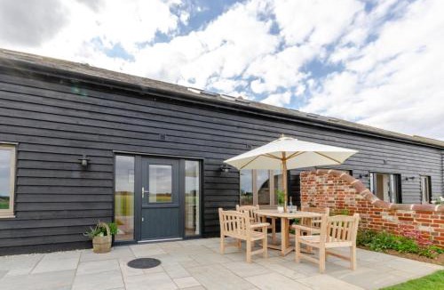 Sudbury House | 2 Bed in Newton oc-ffba