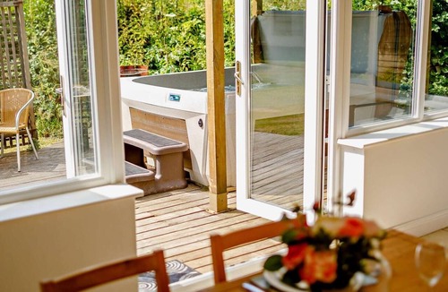 Saltash Ski Chalet | 2 Bed in Saltash (oc-88308)