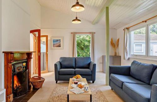 Saltash Cabin | 2 Bed in Saltash oc-88308