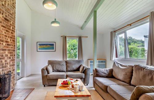 Saltash Cabin | 2 Bed in Saltash oc-95642