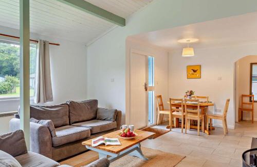 Saltash Cabin | 2 Bed in Saltash oc-95642