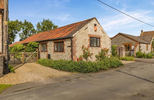 Sharrington Cottage | 2 Bed in Sharrington (oc-h32406)