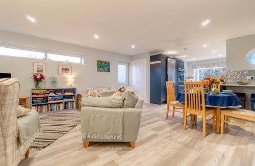 Saxmundham Apartment | 2 Bed in Snape (oc-sfvin)