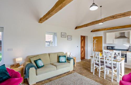 Sudbury House | 2 Bed in Sudbury oc-65375