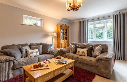 Godshill Cottage | 2 Bed in Ventnor (oc-95173)