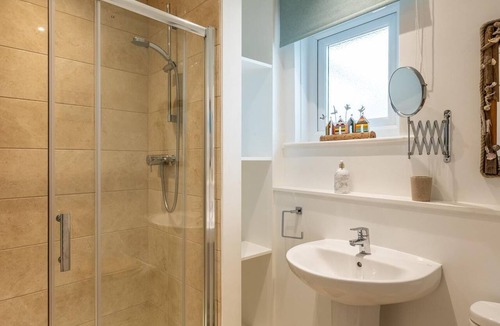 Godshill Cottage | 2 Bed in Ventnor (oc-95173)
