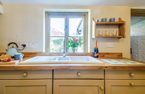 Wymondham Cottage | 2 Bed in Wymondham (oc-y27807)