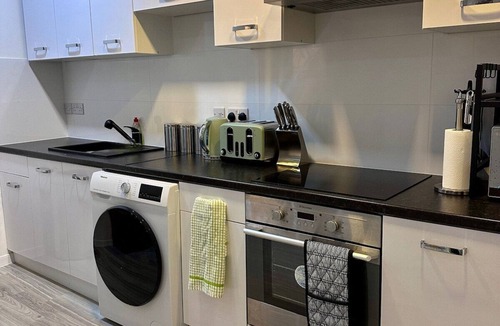 Mexborough Apartment | 2-Bed Mexborough | Sleeps 6 | Contractors