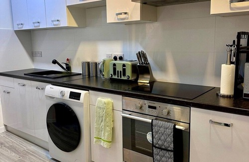 Mexborough Apartment | 2-Bed Mexborough | Sleeps 6 | Contractors