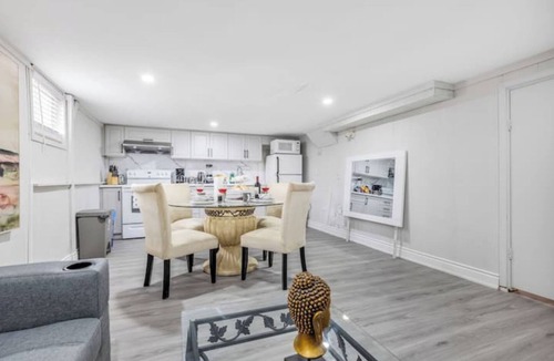Oshawa House | 2 BEDROOM 2 BATHROOM Basement Haven Opulent Oasis!