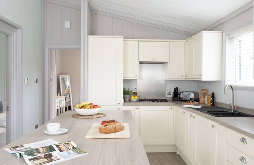 Bury St Edmunds Ski Chalet | 2 bedroom accommodation in Bury St Edmunds