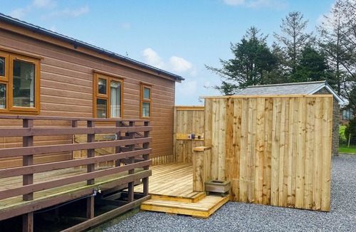 Newton Stewart Ski Chalet | 2 bedroom accommodation in Glenluce, Newton Stewart