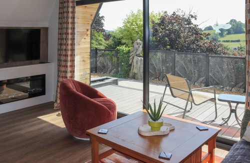 Hendrerwydd Apartment | 2 bedroom accommodation in Pen-Y-Felin, near Mold