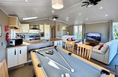 Raywell Ski Chalet | 2 bedroom accommodation in Raywell, Beverley